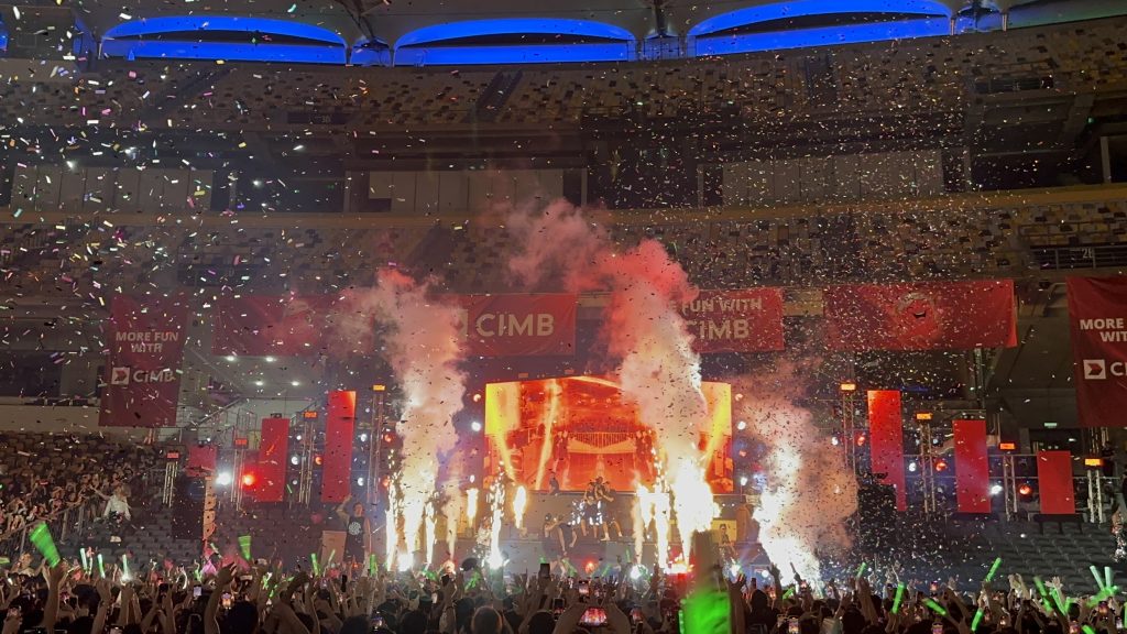 How Immersive Audio Elevates Concert Experience 2 LED visuals and dynamic lighting